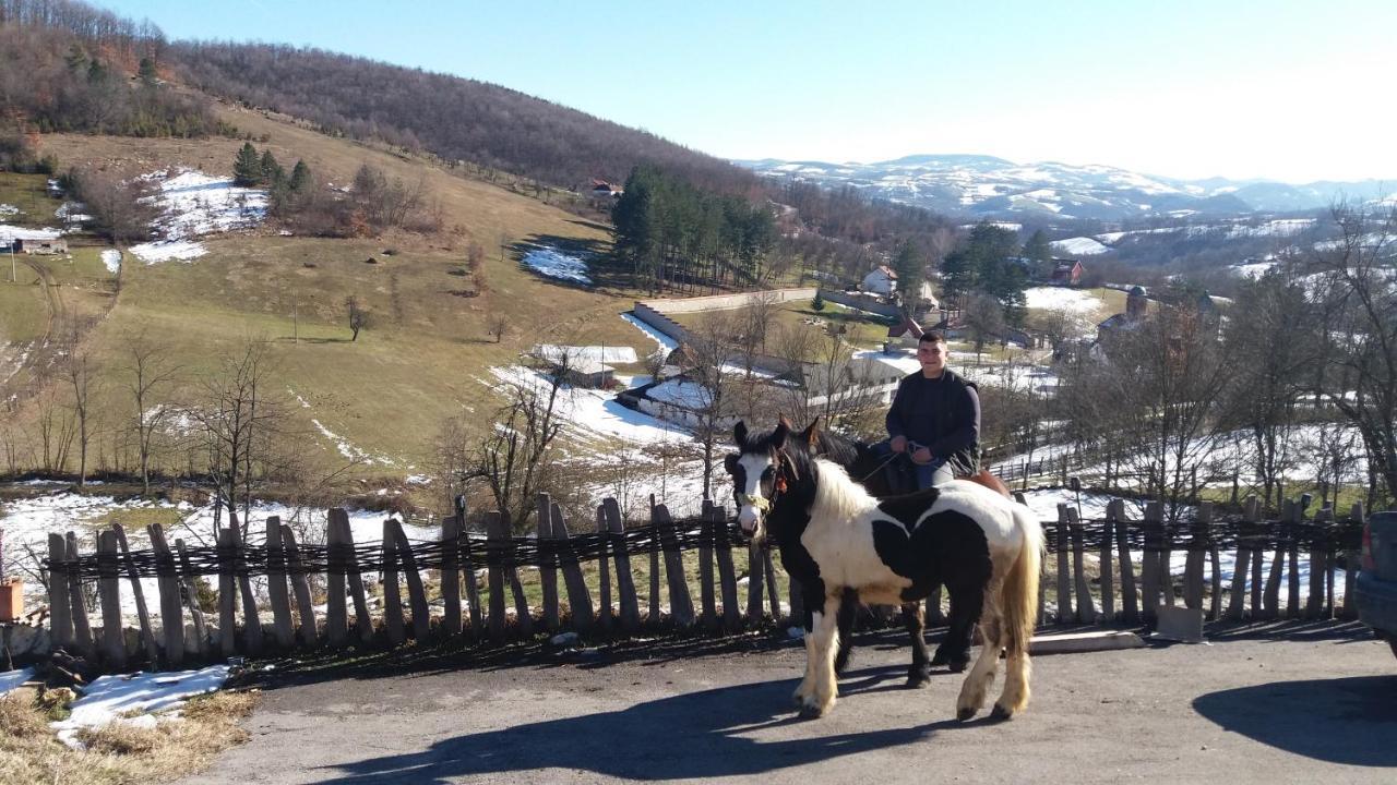 Etno Selo Lelic Bed and Breakfast Valjevo Exteriör bild